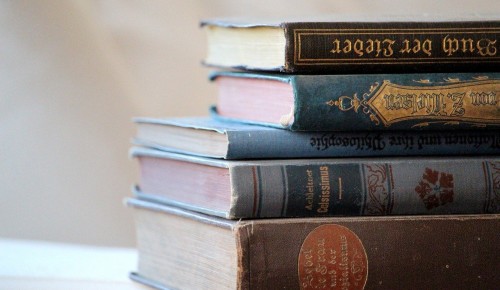 Волонтеры доставят книги на дом читателям старше 65 лет