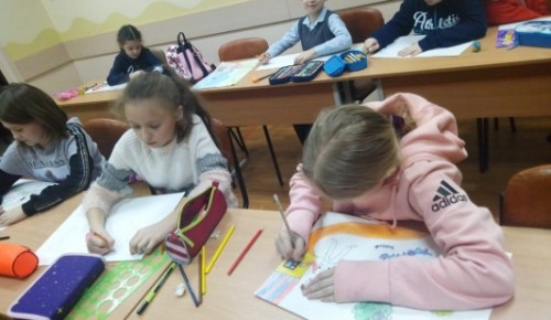 Воспитанники центра «Обручевский» узнали о понятии «стилизация»
