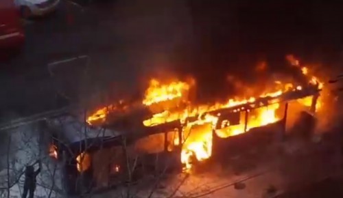 На Наметкина загорелся автобус 