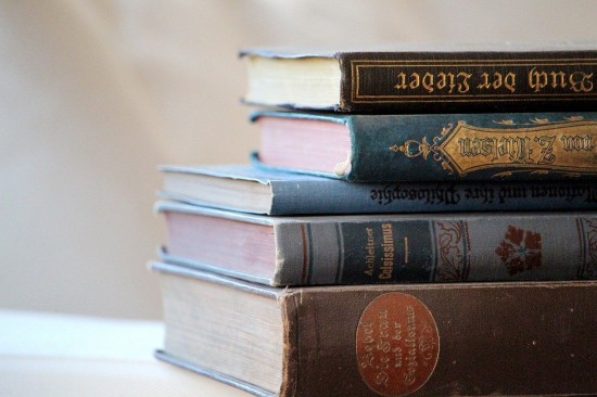 Волонтеры доставят книги на дом читателям старше 65 лет