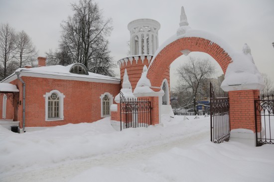 В Итальянском саду Воронцовского парка проходит фотовыставка «Любовь с первого парка»