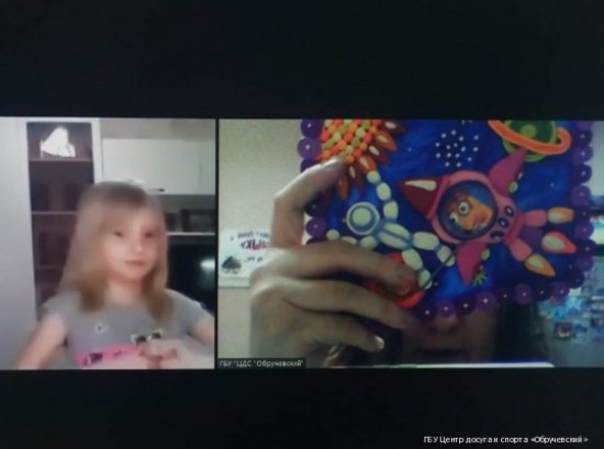В центре «Обручевский» пройдет онлайн мастер-класс «Цветные стеклышки»