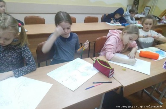 В студии книжной иллюстрации при центре «Обручевский» прошло занятие по основам композиции