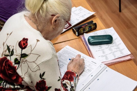 Пенсионеры из Обручевского района смогут улучшить навыки владения иностранными языками
