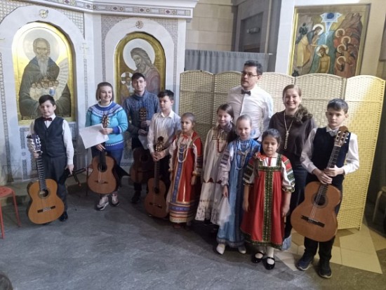 Воспитанники детской музыкальной школы выступили перед пациентами больницы им Н.И. Пирогова