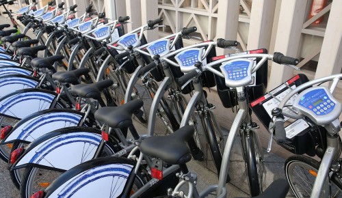 Волонтеры и курьеры смогут взять велосипед в пункте проката бесплатно