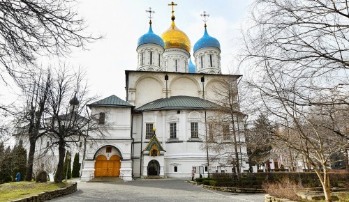 РПЦ просит москвичей воздержаться от посещения храмов