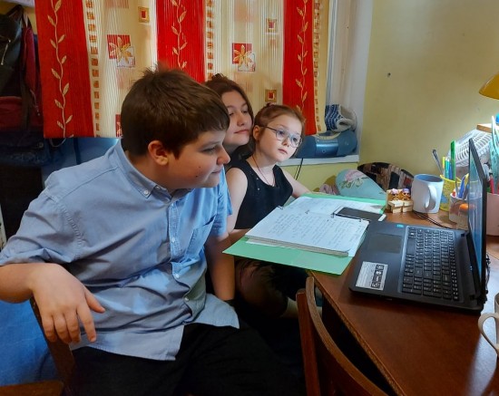 Детский Пасхальный праздник в Казанском храме прошел онлайн 