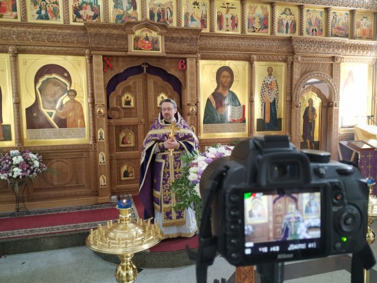 Поучаствовать в Богослужении в Казанском храме теперь можно по Вотсап