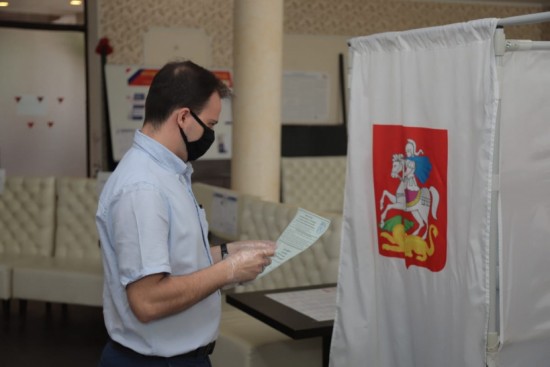 Международные эксперты высоко оценили готовность участка №155 к голосованию