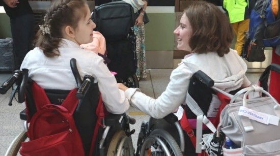 Московские дети и молодые люди с инвалидностью отправились на реабилитацию в Крым