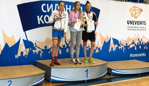 На чемпионате Москвы по плаванию спортсменка «Самбо-70» завоевала бронзовую медаль