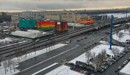 Январские абонементы на парковке со шлагбаумом возле станции метро «Теплый Стан» доступны для покупки