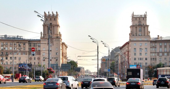Собянин заявил о завершении реставрации скульптур на жилых домах на площади Гагарина