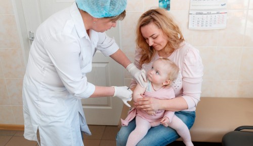 Москвичи могут следить за прививками детей онлайн