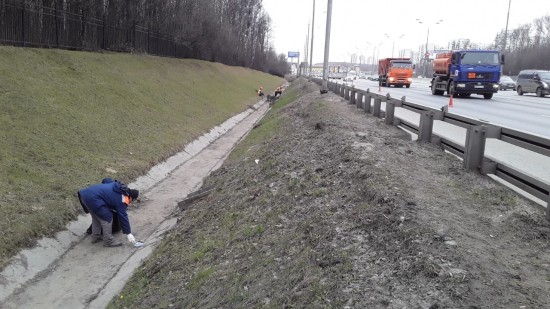 На территории Северного Бутова выполняются работы в рамках месячника по благоустройству