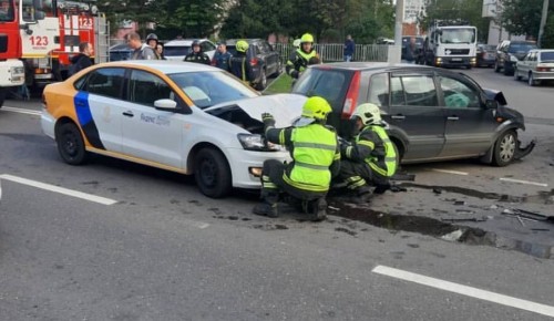 Авария с участием автобуса произошла на Юго&#8209;Западе Москвы