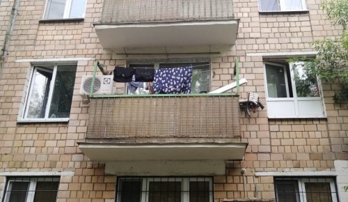 После вмешательства Мосжилинспекции в многоквартирных домах в ЮЗАО отремонтировали балконы