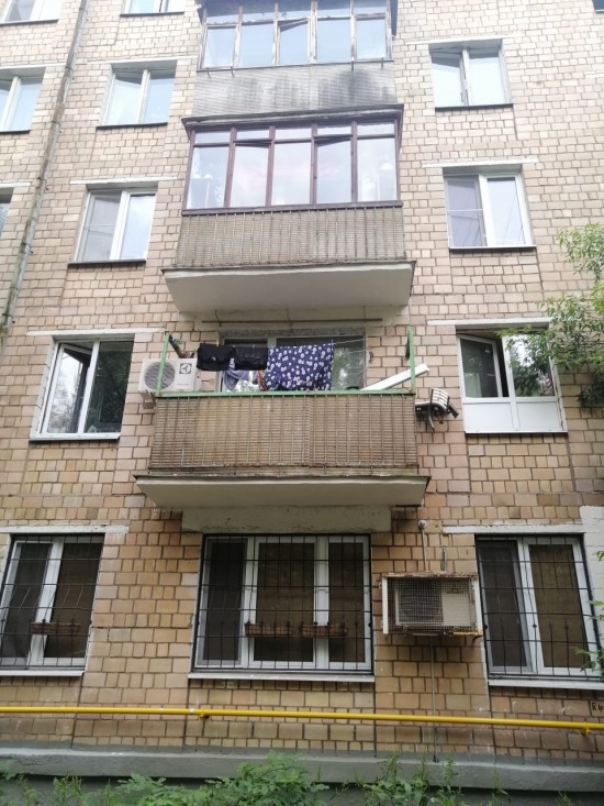После вмешательства Мосжилинспекции в многоквартирных домах в ЮЗАО отремонтировали балконы