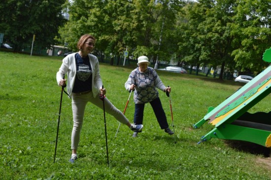 Поклонники скандинавской ходьбы из Северного Бутова приняли участие в необычной квест-игре