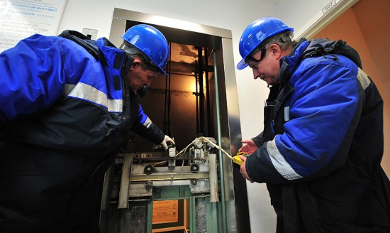 В дома района Ясенева в этом году заменят лифтовое оборудование 