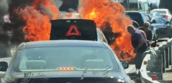 На МКАД сгорел автомобиль