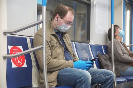 Дептранс: Утром 15 мая 99% пассажиров метро надели маски