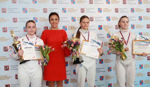 Двухкратная олимпийская чемпионка Карина Азнавурян проголосовала по Конституции онлайн