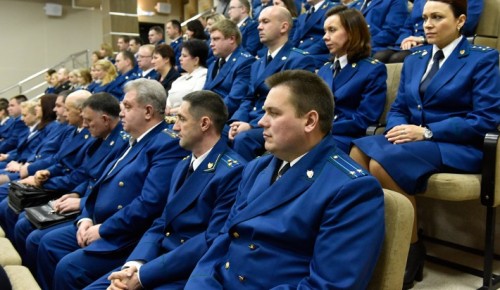 Краснов: Прокуроры будут уделять повышенное внимание контролю над мигрантами в РФ