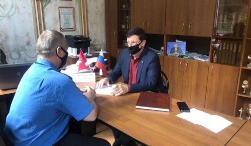 В Ясеневе муниципальный депутат провел плановый прием граждан