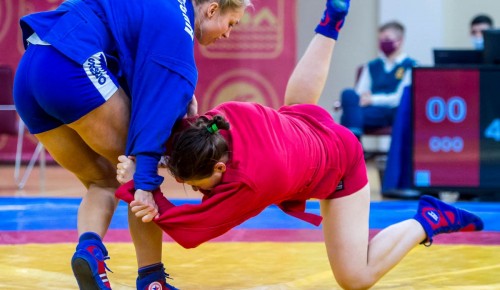 Алиса Павлова из района Ясенево завоевала золотую медаль на первенстве России по самбо 