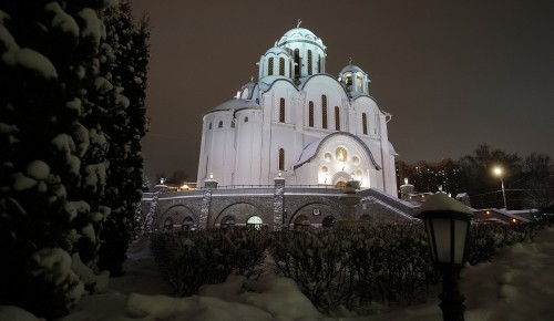 В храмах района Ясенево 18 и 19 января пройдут праздничные богослужения 