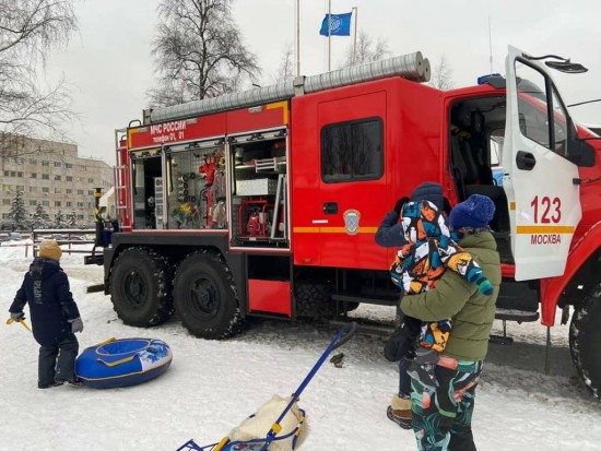 Сегодня на горнолыжном спуске в Ясеневе расскажут о... пожарной безопасности 