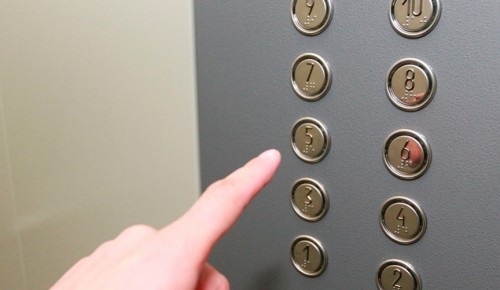 В многоквартирных домах Южного Бутова в 2020 году планируется замена лифтов 