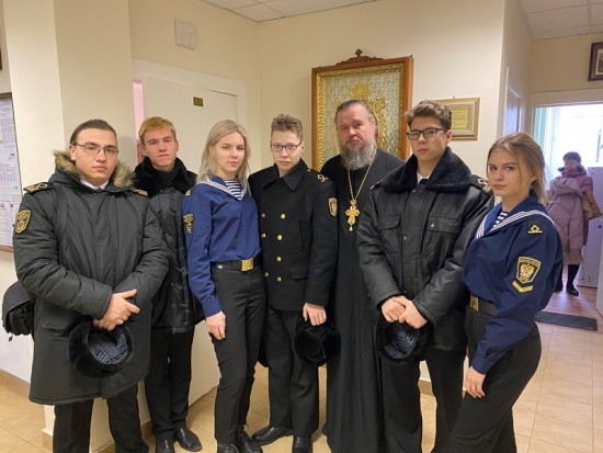 Курсанты колледжа МГАВТ посетили храм Фёдора Ушакова