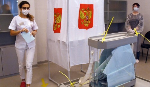 Дмитрий Реут: Участки для голосования по Конституции открылись в Москве
