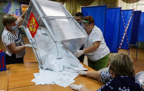 Более 4 млн москвичей проголосовали по поправкам к Конституции