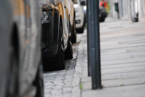 Жители Бутова могут оплатить резидентную парковку в МФЦ