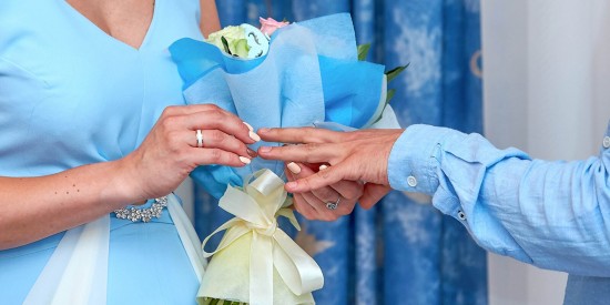 В ЗАГС рассказали, как часто женятся москвичи в новогодние праздники