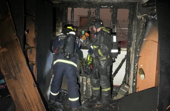 Специалисты МЧС по ЮЗАО вывели трех человек из пожара в столичном районе Коньково