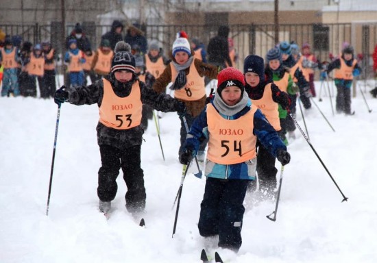 Юные лыжники школы №2009 показали взрослым класс на соревнованиях в Южном Бутове