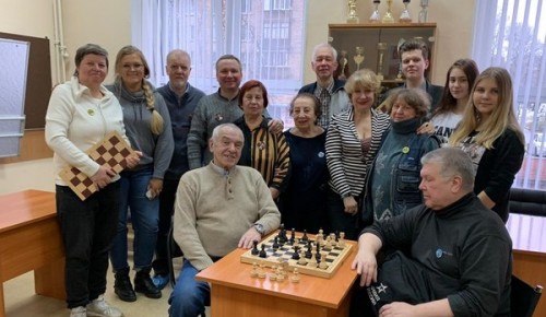 Представители старой шахматной школы из Зюзина и Ломоносовского одержали уверенную победу над молодежью