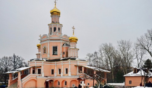 Храм Бориса и Глеба в Зюзине призвал жителей Москвы к усиленной молитве на дому