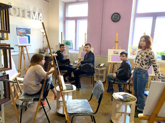 Воспитанники “Каховских ромашек” посетили художественный мастер-класс 