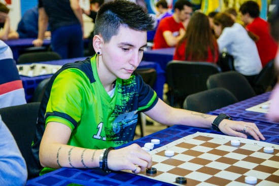 “Каховские ромашки” заняли третье место в турнире по русским шашкам 