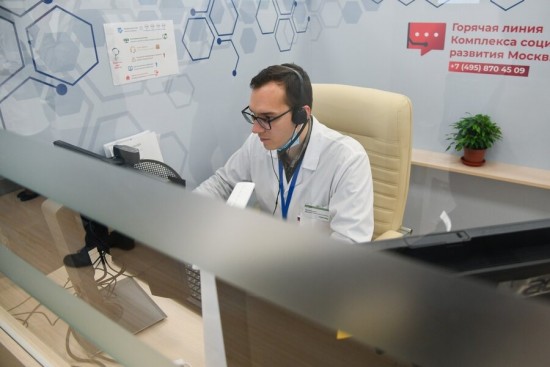 Более 100 тыс. онлайн-консультаций провели врачи в Москве для пациентов с COVID-19