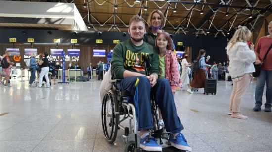 Московские дети и молодые люди с инвалидностью отправились на курс реабилитации в Крым