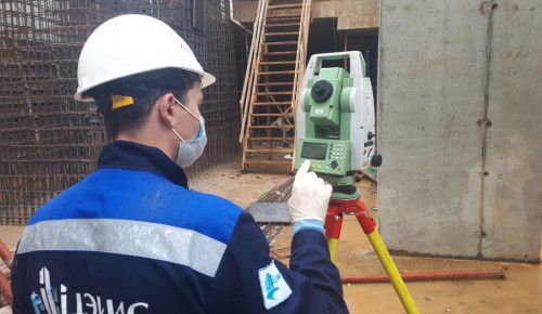 Специалисты ГБУ «ЦЭИИС» проверили качество строительства дома по реновации в районе Зюзино 