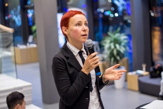 Политтехнолог Алена Август научит красноречию молодых парламентариев