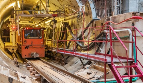 Участок столичной подземки  метро между станциями "Улица Новаторов" и "Мамыри" готов на треть